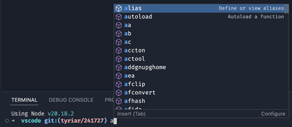 zsh でより有用なエイリアスおよび自動ロードコマンドが他のコマンドの前に表示される様子を示すスクリーンショット。